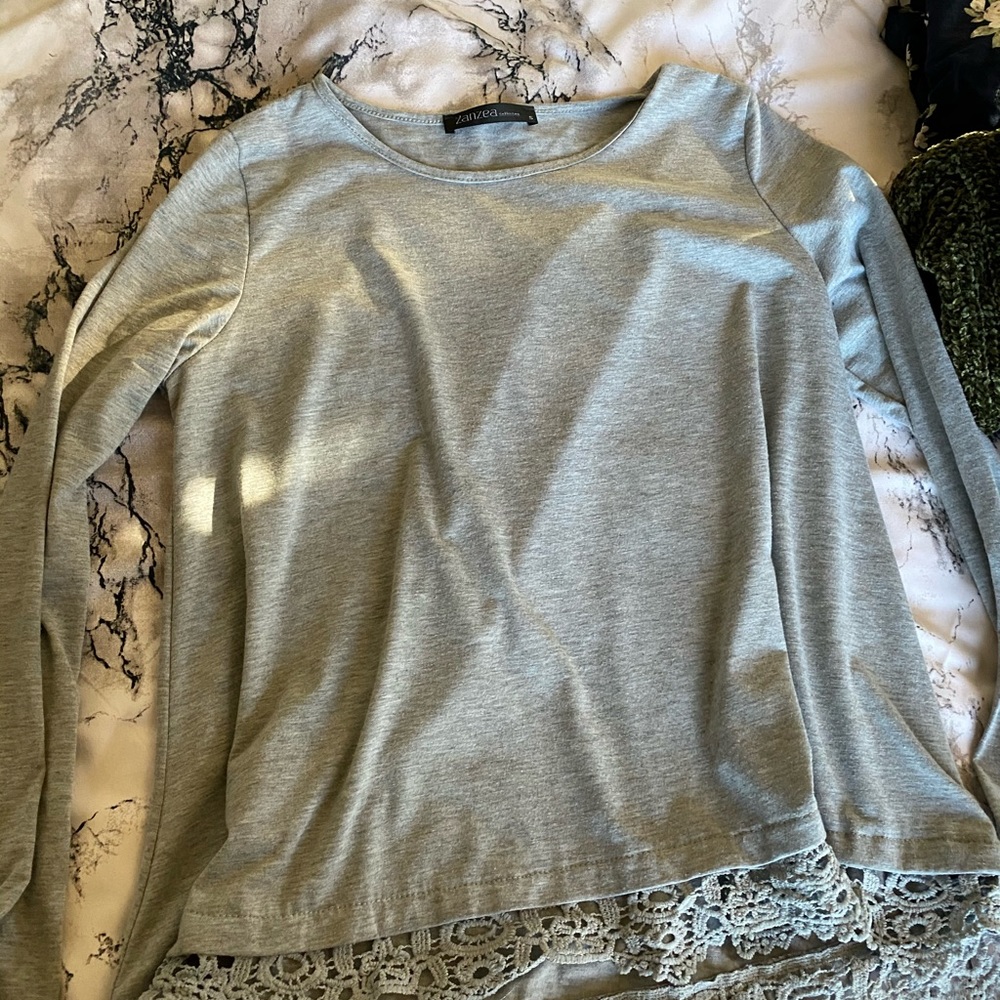 Grey top